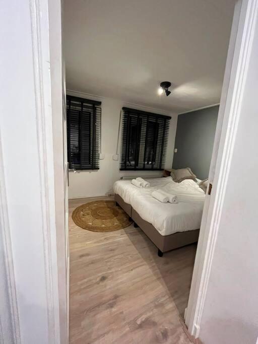 Gezellig Appartement, Gerenoveerd Eind 2022 튈뷔르흐 외부 사진