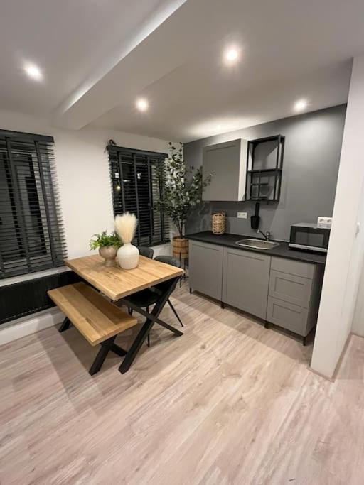 Gezellig Appartement, Gerenoveerd Eind 2022 튈뷔르흐 외부 사진