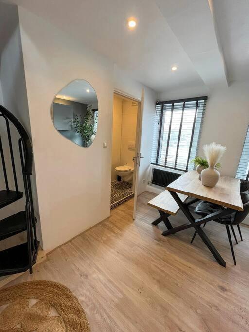 Gezellig Appartement, Gerenoveerd Eind 2022 튈뷔르흐 외부 사진