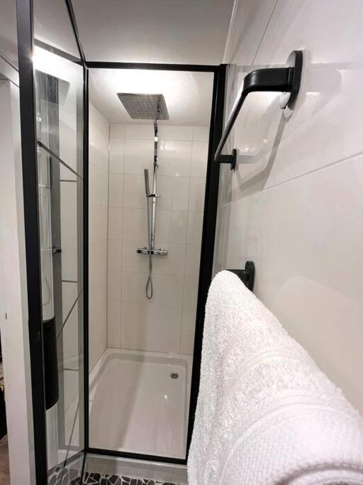 Gezellig Appartement, Gerenoveerd Eind 2022 튈뷔르흐 외부 사진